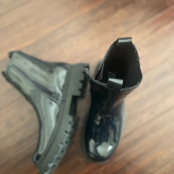 Zara patent bootie SIZE 32 - Picture 4 of 4
